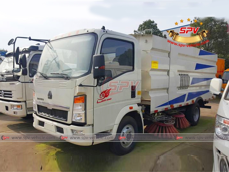 5 CBM Road Sweeping Truck Sonotruk - Left Front Side View